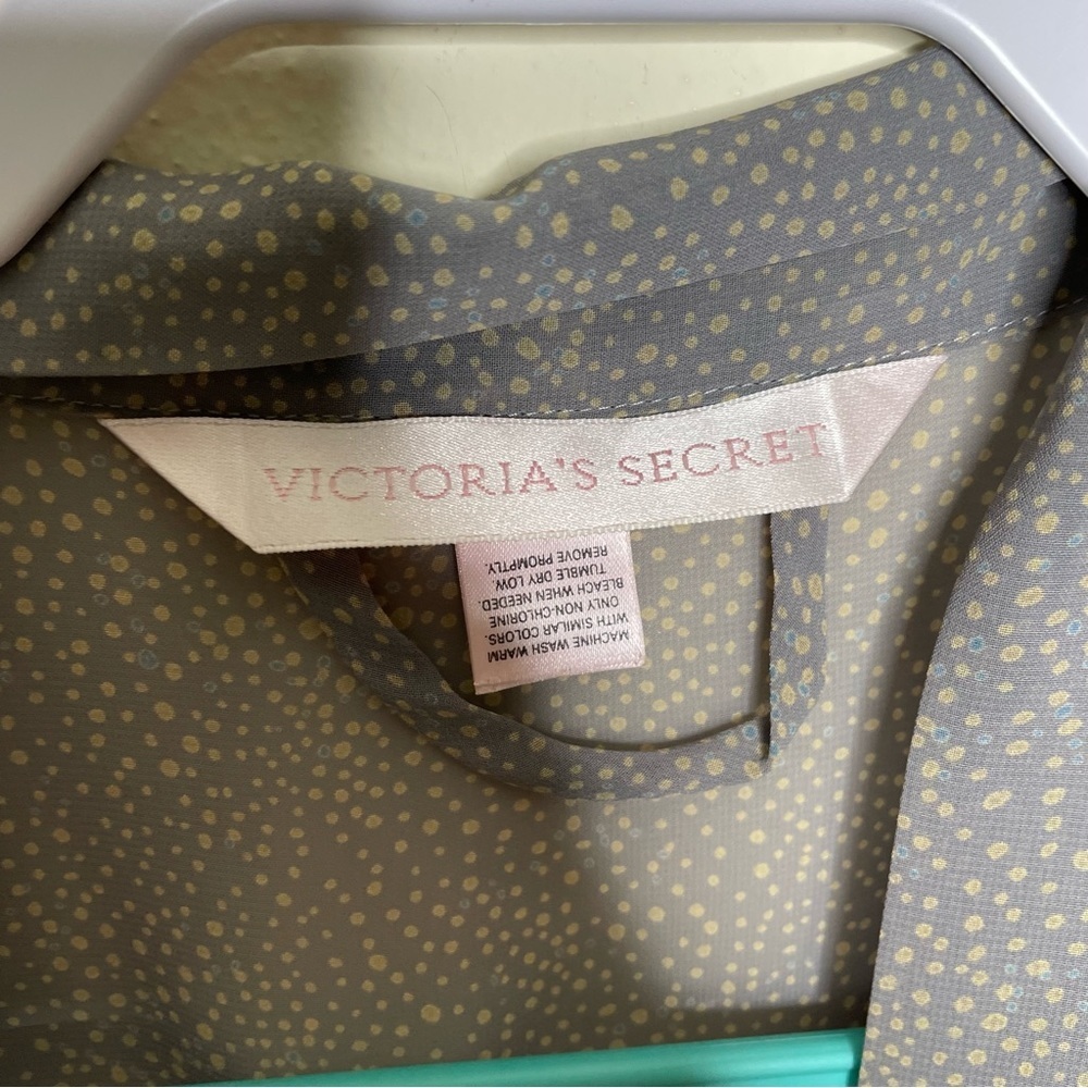 Victoria’s Secret Sheer Robe OS - Picture 3 of 5